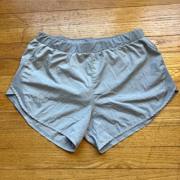 Under Armour Pants - Under Armour - Women’s Loose Fit Gray Running Shorts. “Fly By 2.0” size medium